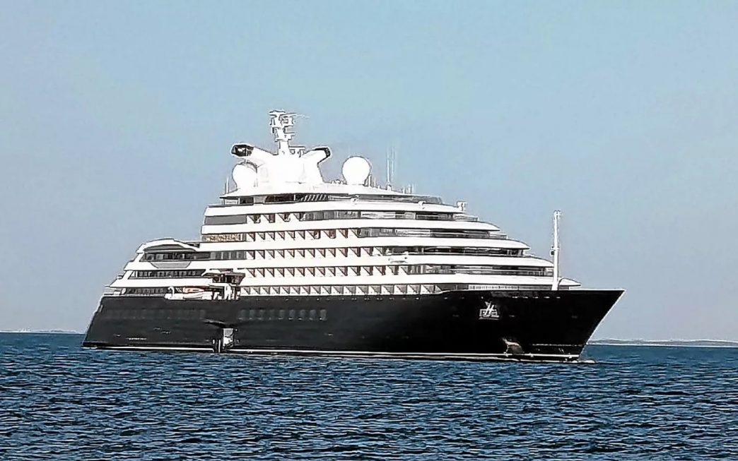 Concarneau : escale d'exception pour le yacht Scenic Eclipse II