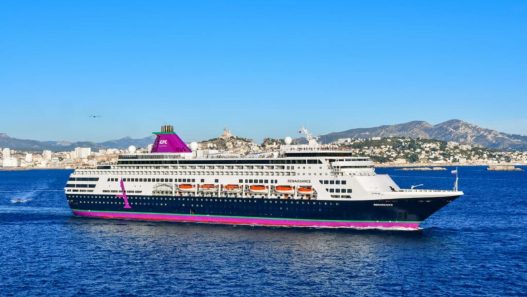 Croisière d’un jour ou d’une nuit : l’expérience insolite du paquebot Renaissance à Marseille