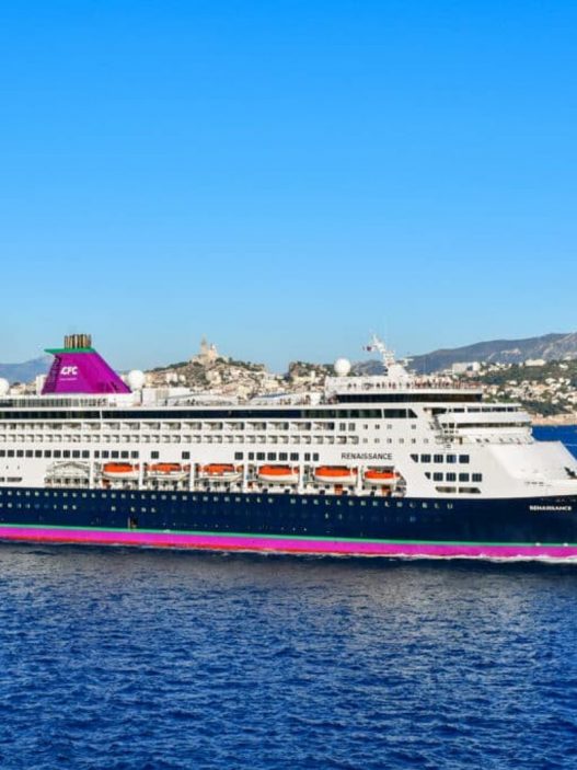 Croisière d’un jour ou d’une nuit : l’expérience insolite du paquebot Renaissance à Marseille
