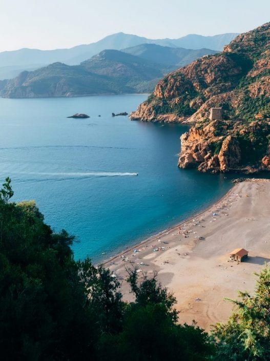 Découvrir la Corse : 10 sites incontournables à visiter absolument
