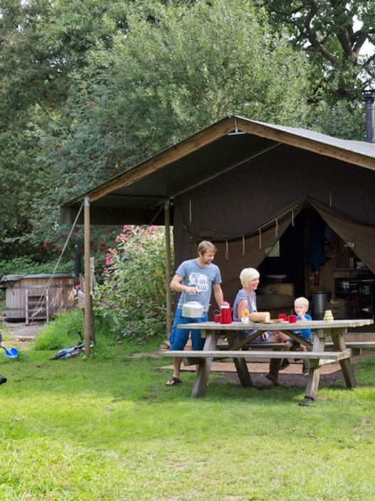 Un Lit au Pré : le glamping chic s'installe dans les campagnes françaises