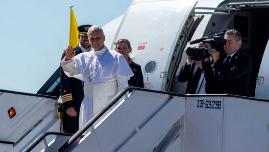 Voyage de Léon XIV en France: le geste emblématique d’Air France