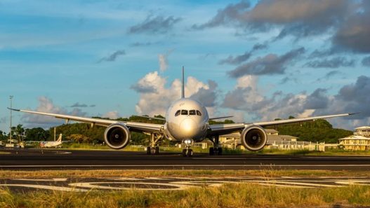 Billets d'avion à Mayotte : 14 pistes pour réduire le coût de la continuité territoriale