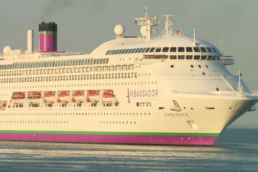 Aucun bateau de croisière pendant l'été à La Rochelle: un plan pour lutter contre le surtourisme et la pollution - Franc