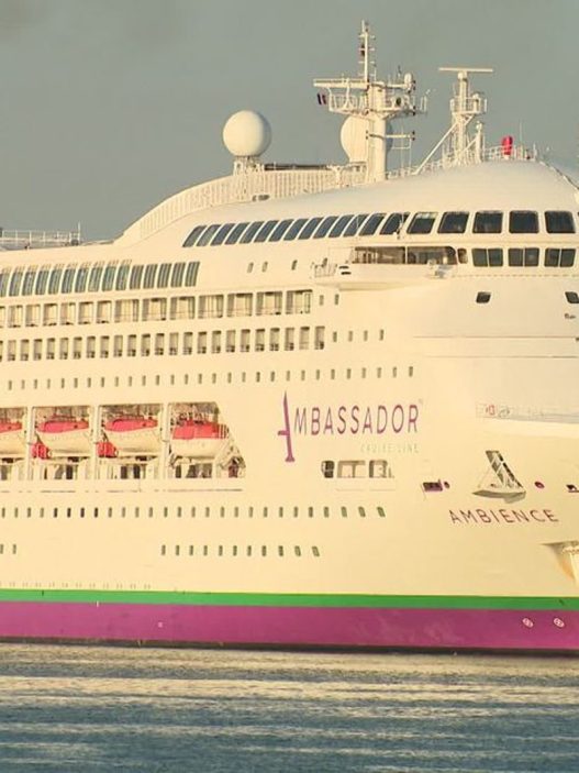 Aucun bateau de croisière pendant l'été à La Rochelle: un plan pour lutter contre le surtourisme et la pollution - Franc