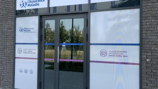 Il voyage au Maroc pendant son arrêt maladie, la CPAM lui réclame près de 9 000 euros: la justice tranche - Bladi.net