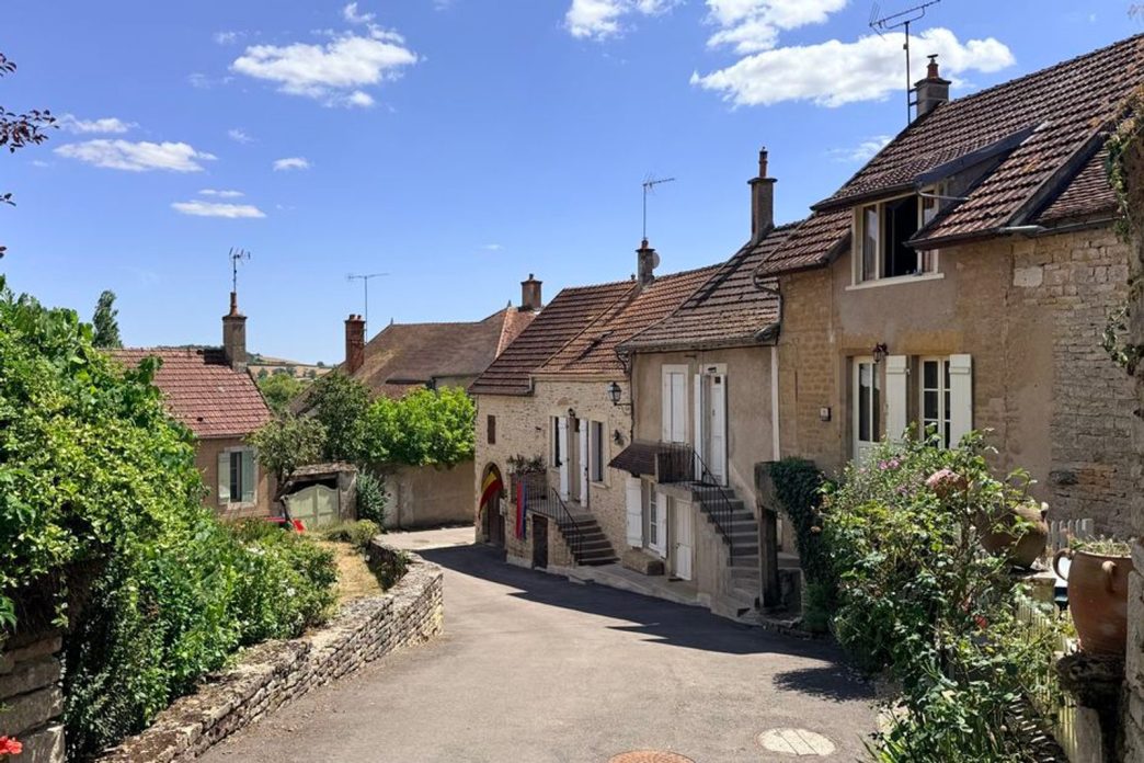 Montréal dans l'Yonne intègre le cercle prestigieux des Plus Beaux Villages de France