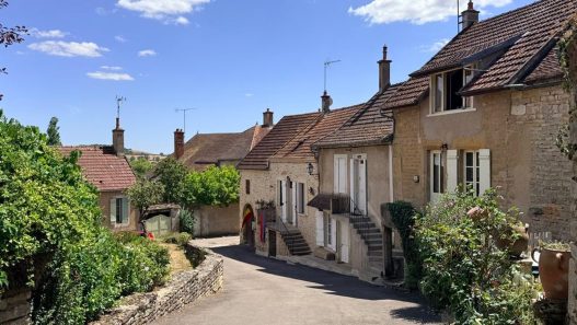 Montréal dans l'Yonne intègre le cercle prestigieux des Plus Beaux Villages de France